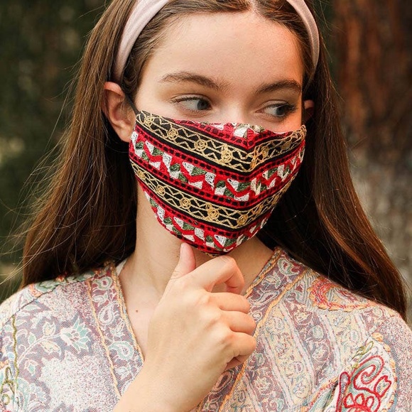 Idyllic Pattern Embroidered Face Mask - Picture 3 of 7